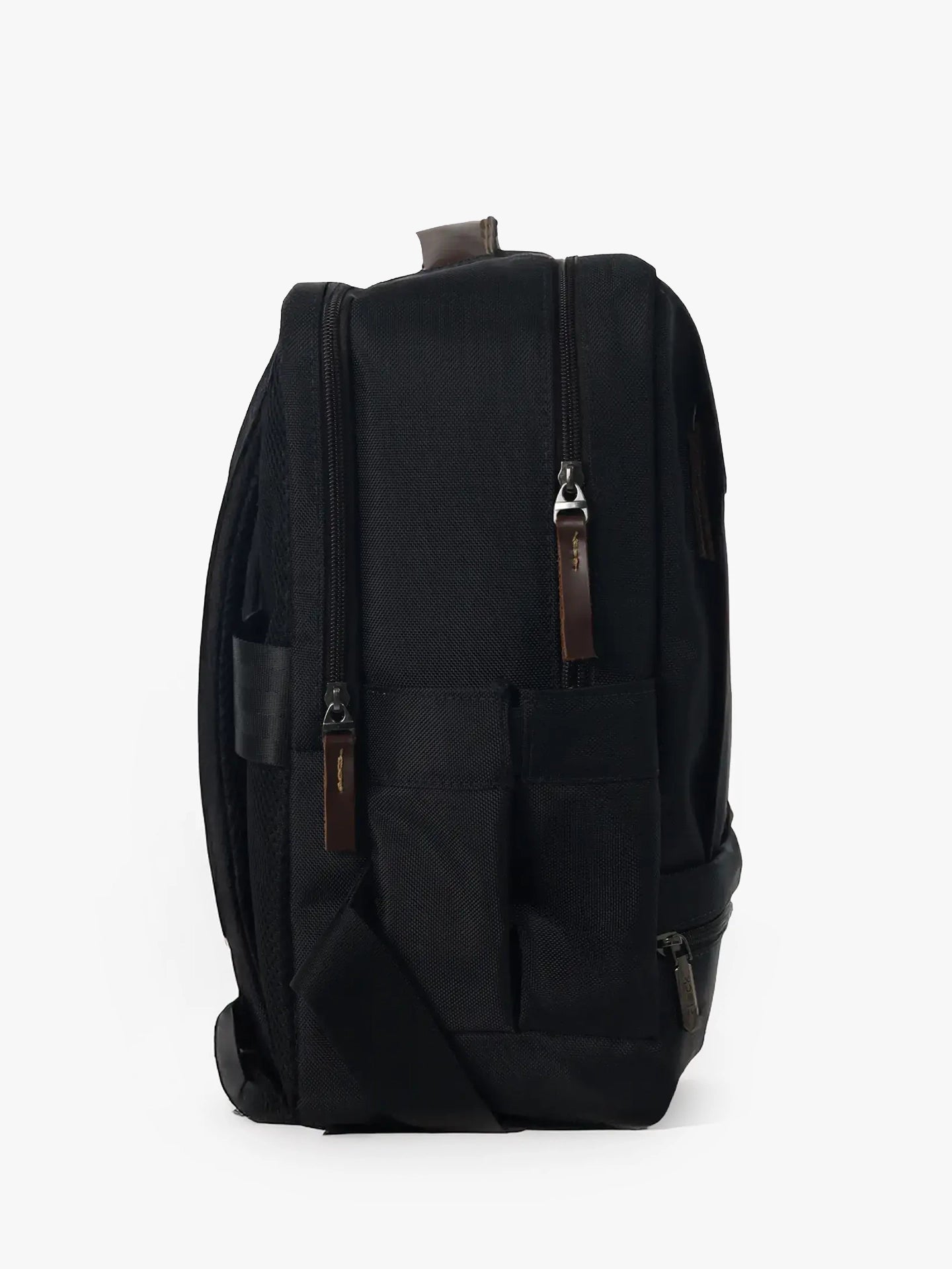 Explorer Classic Negro Lateral