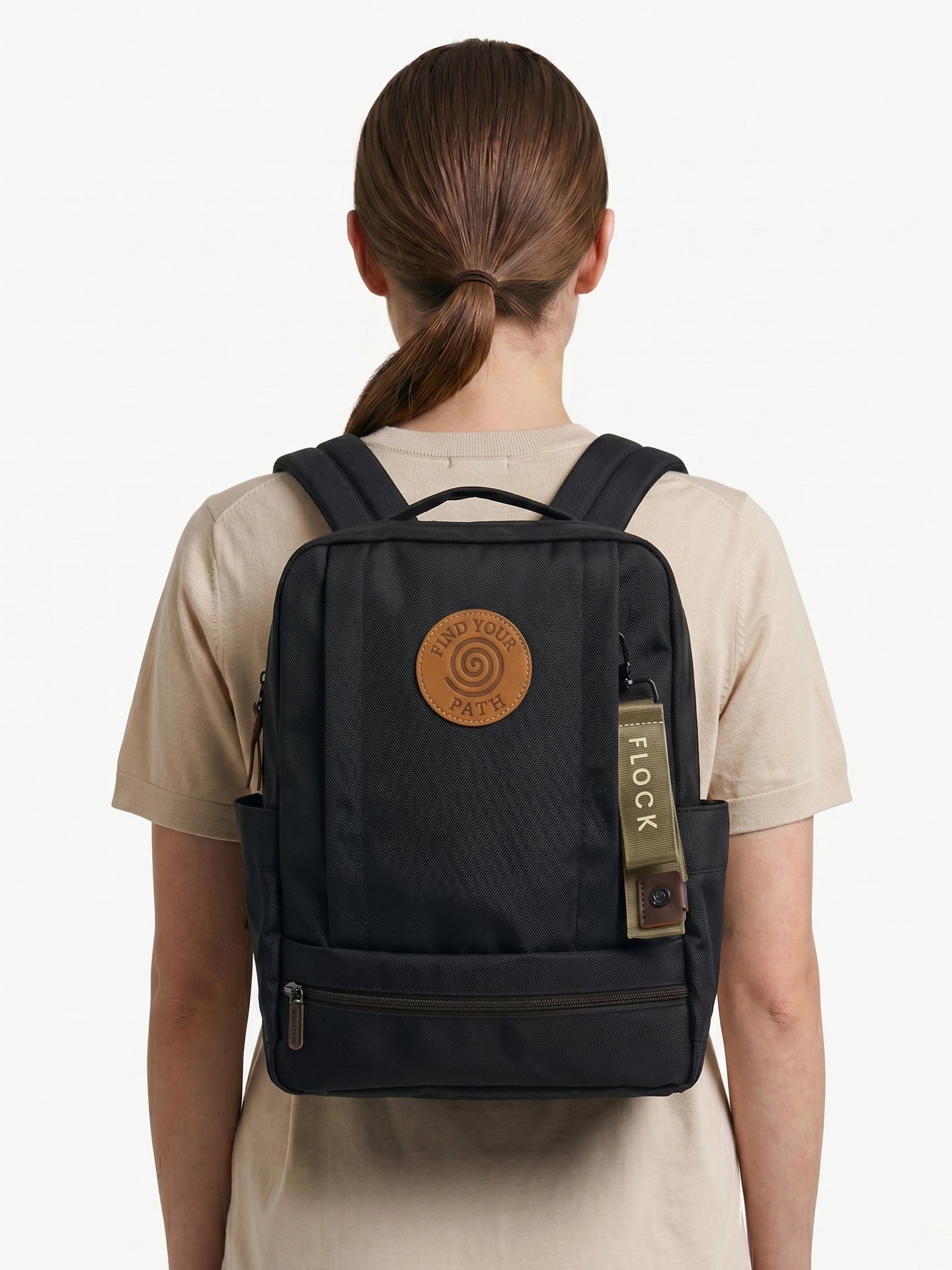 Explorer Classic Negro Modelo Mujer