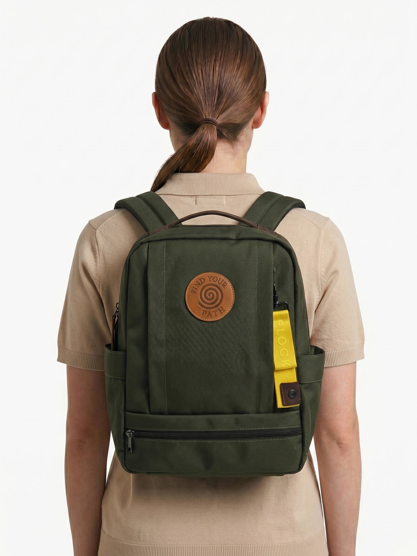 Explorer Classic Verde Modelo Mujer