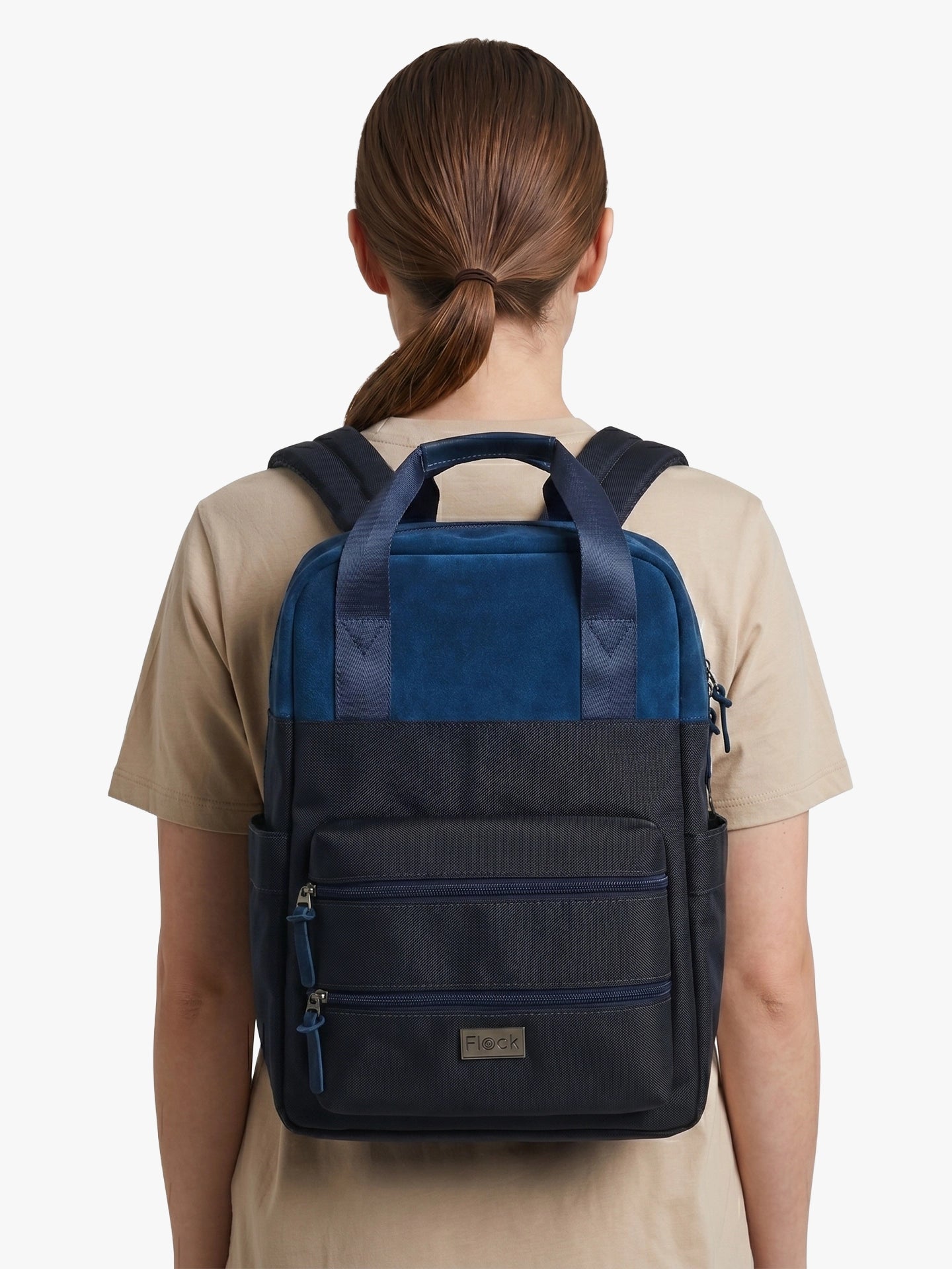 Totepack Kairos Nubuk Azul Modelo Mujer