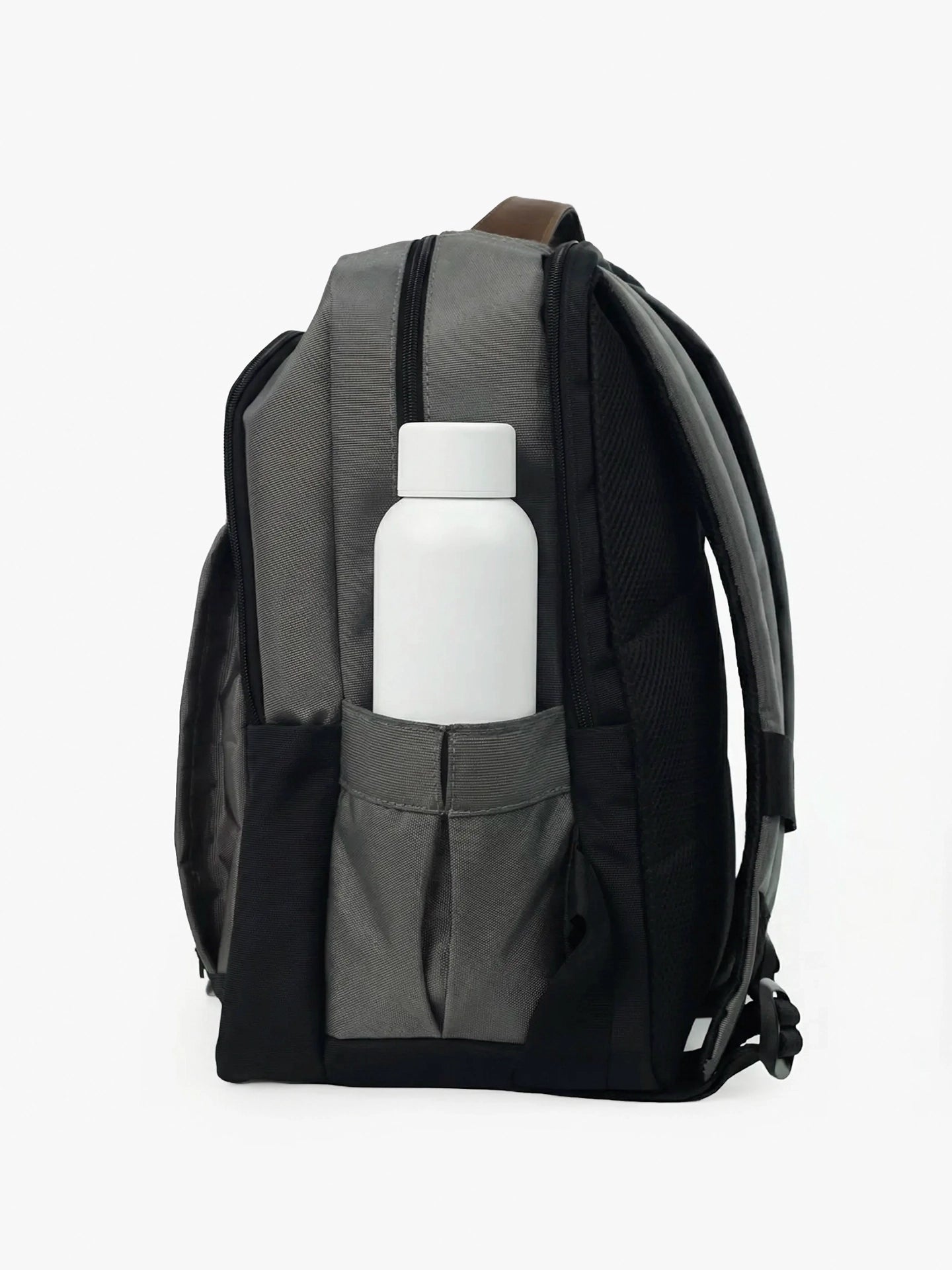 Morral Traveler Terra Gris Lateral